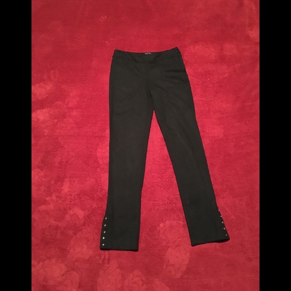 HOT!! 💕WHBM Black Pants Size 00